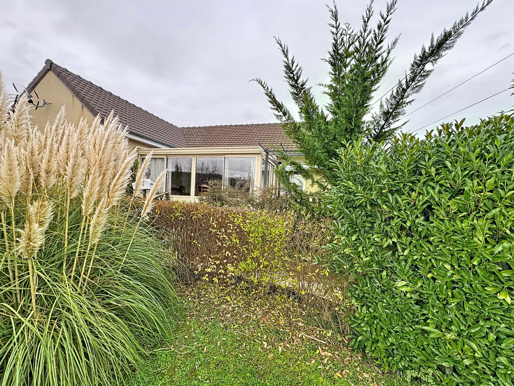 15 mins de Montmirail, 20 mins de CHATEAU-THIERRY, Maison de plain-pied