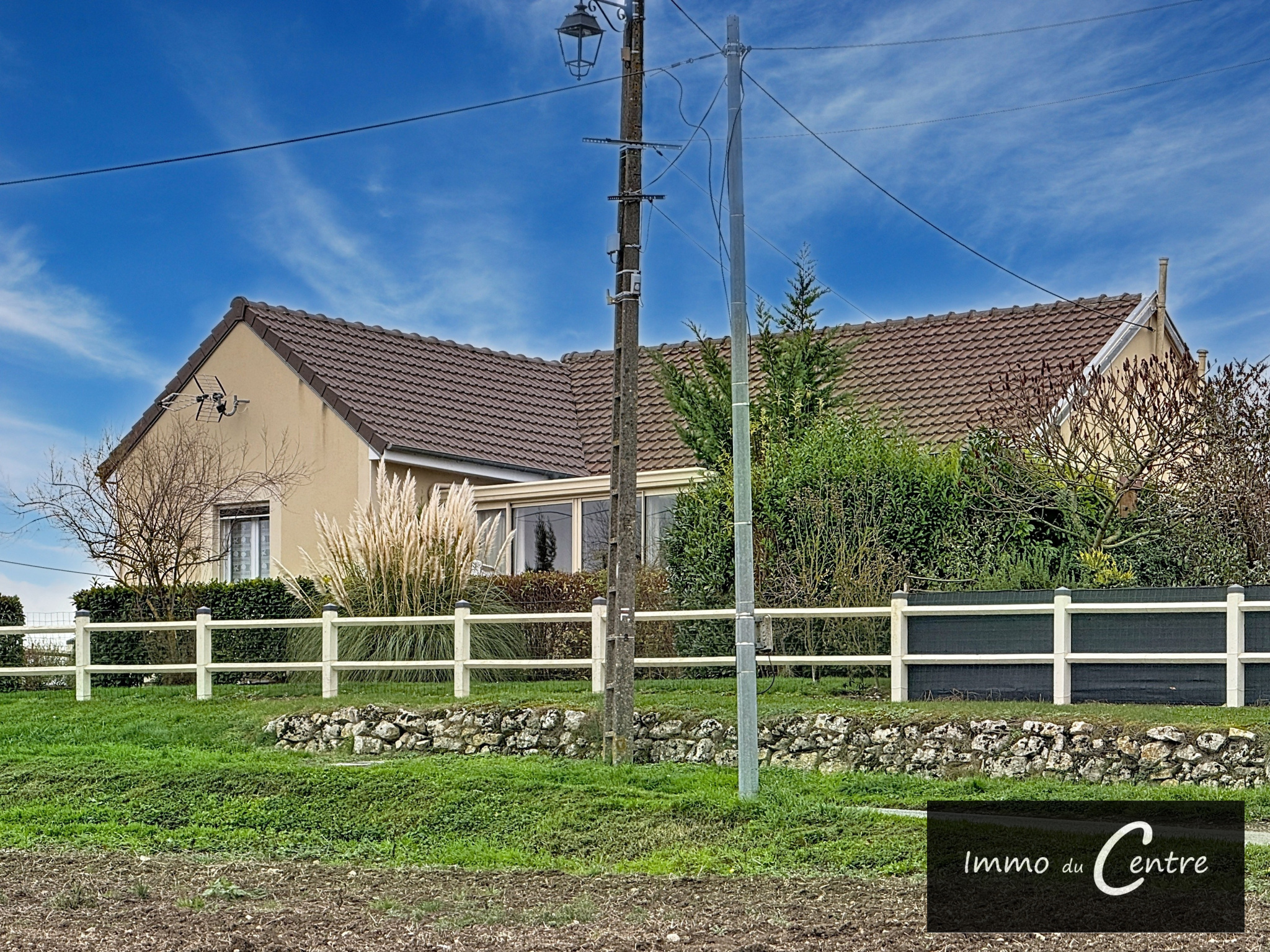 15 mins de Montmirail, 20 mins de CHATEAU-THIERRY, Maison de plain-pied